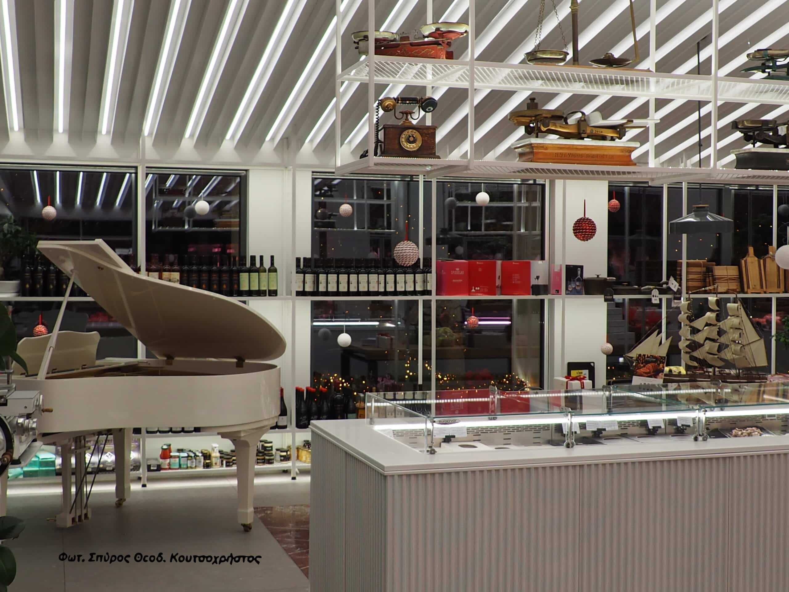 Κρεοπωλείο με πιάνο στην Κηφισιά: 100 χρόνια παράδοσης «Κρέατα Ηπείρου»