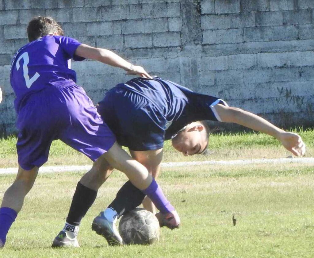 ΕΠΣ Τρικάλων: Ατομικά λάθη, απουσίες και ήττα από τη Λάρισα 1-4