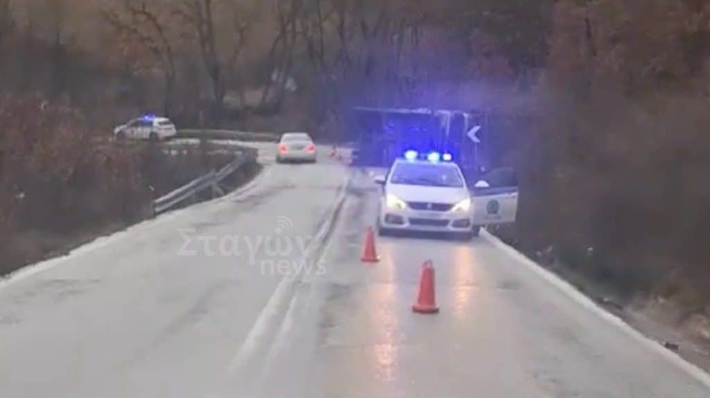 Τροχαίο με νταλίκα στην Ε.Ο. Καλαμπάκας – Παναγίας, στο ύψος της Πεύκης