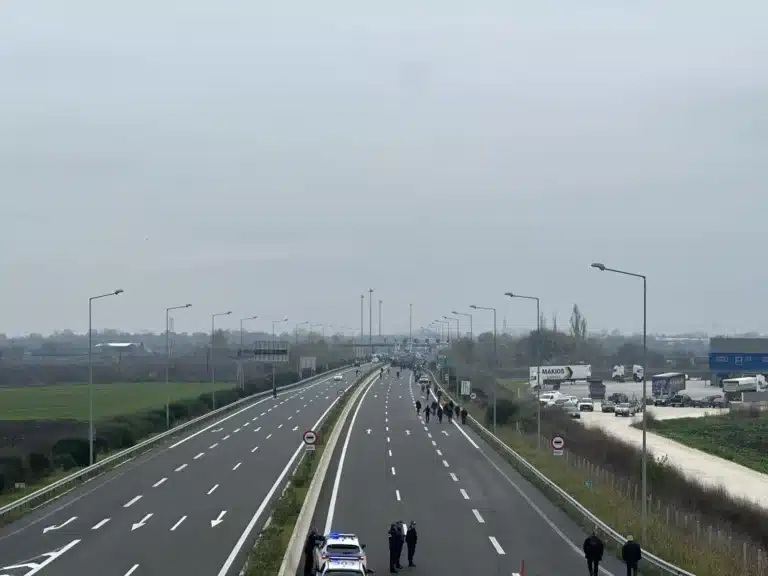 Απόφαση για 48ωρο μπλόκο – Κλείνουν δρόμοι και τελωνεία