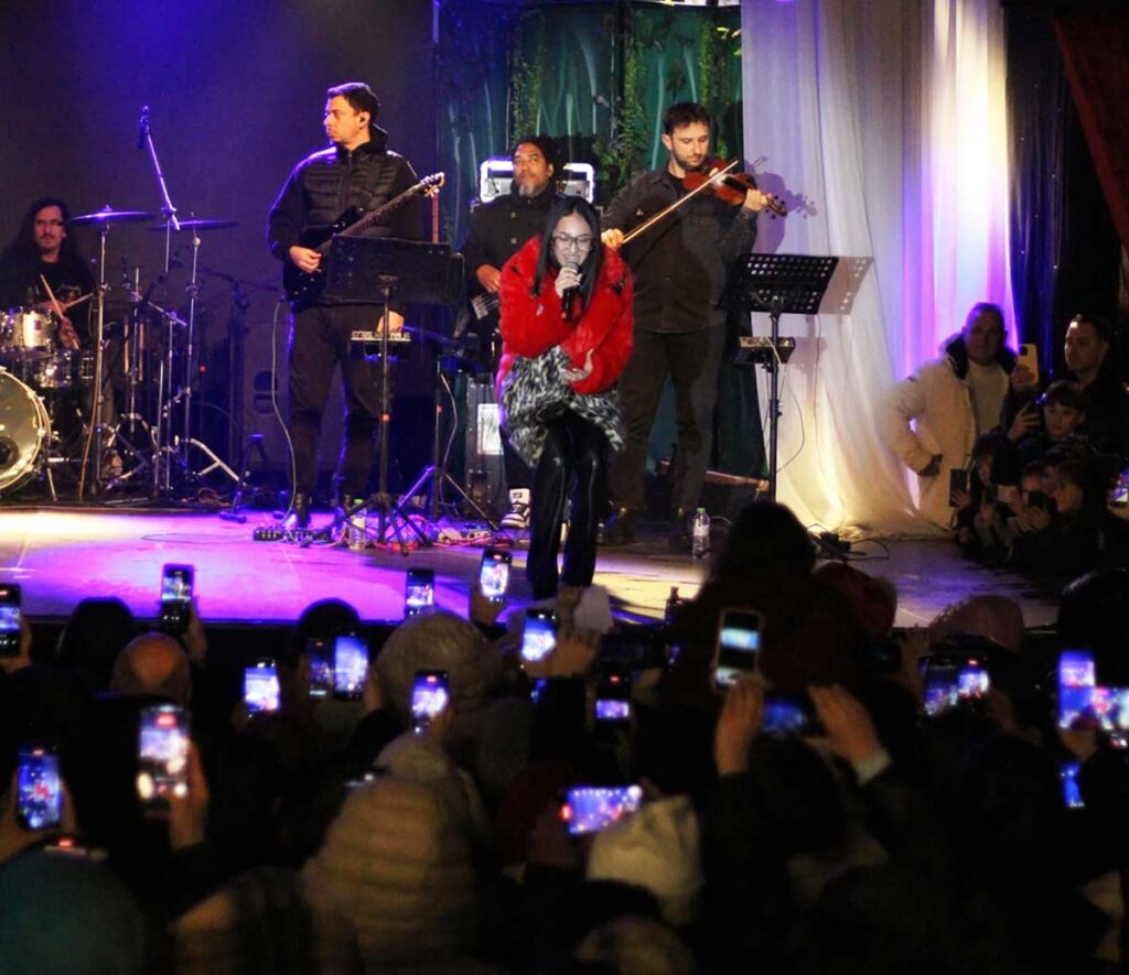 Εικόνες από την εντυπωσιακή τελετή λήξης του 14ου Μύλου των Ξωτικών