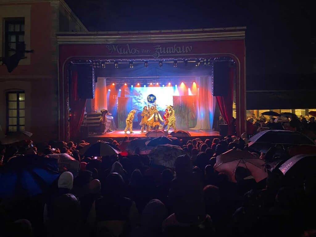 Εικόνες από την εντυπωσιακή τελετή λήξης του 14ου Μύλου των Ξωτικών