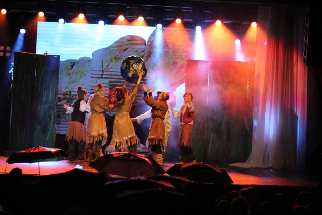 Εικόνες από την εντυπωσιακή τελετή λήξης του 14ου Μύλου των Ξωτικών