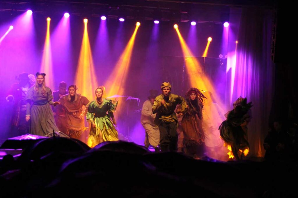 Εικόνες από την εντυπωσιακή τελετή λήξης του 14ου Μύλου των Ξωτικών