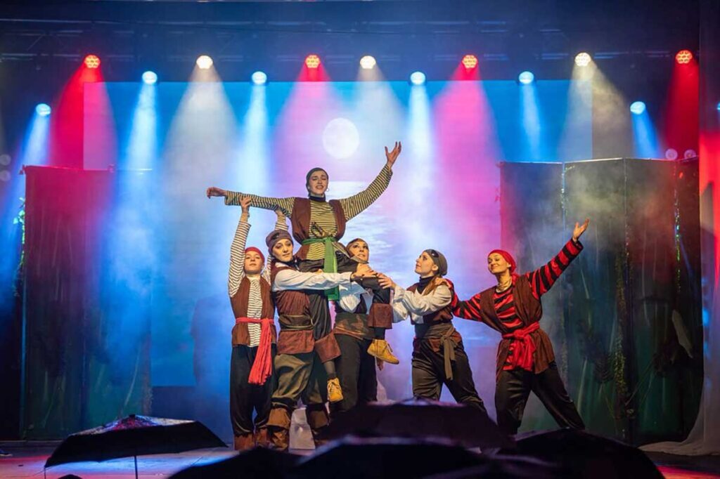 Εικόνες από την εντυπωσιακή τελετή λήξης του 14ου Μύλου των Ξωτικών