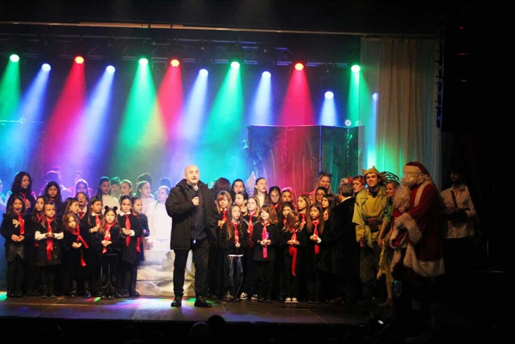 Εικόνες από την εντυπωσιακή τελετή λήξης του 14ου Μύλου των Ξωτικών