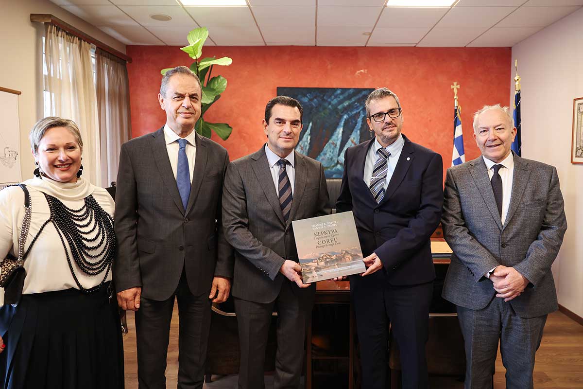 Σκρέκας από Κέρκυρα για υποδομές και απορρίμματα