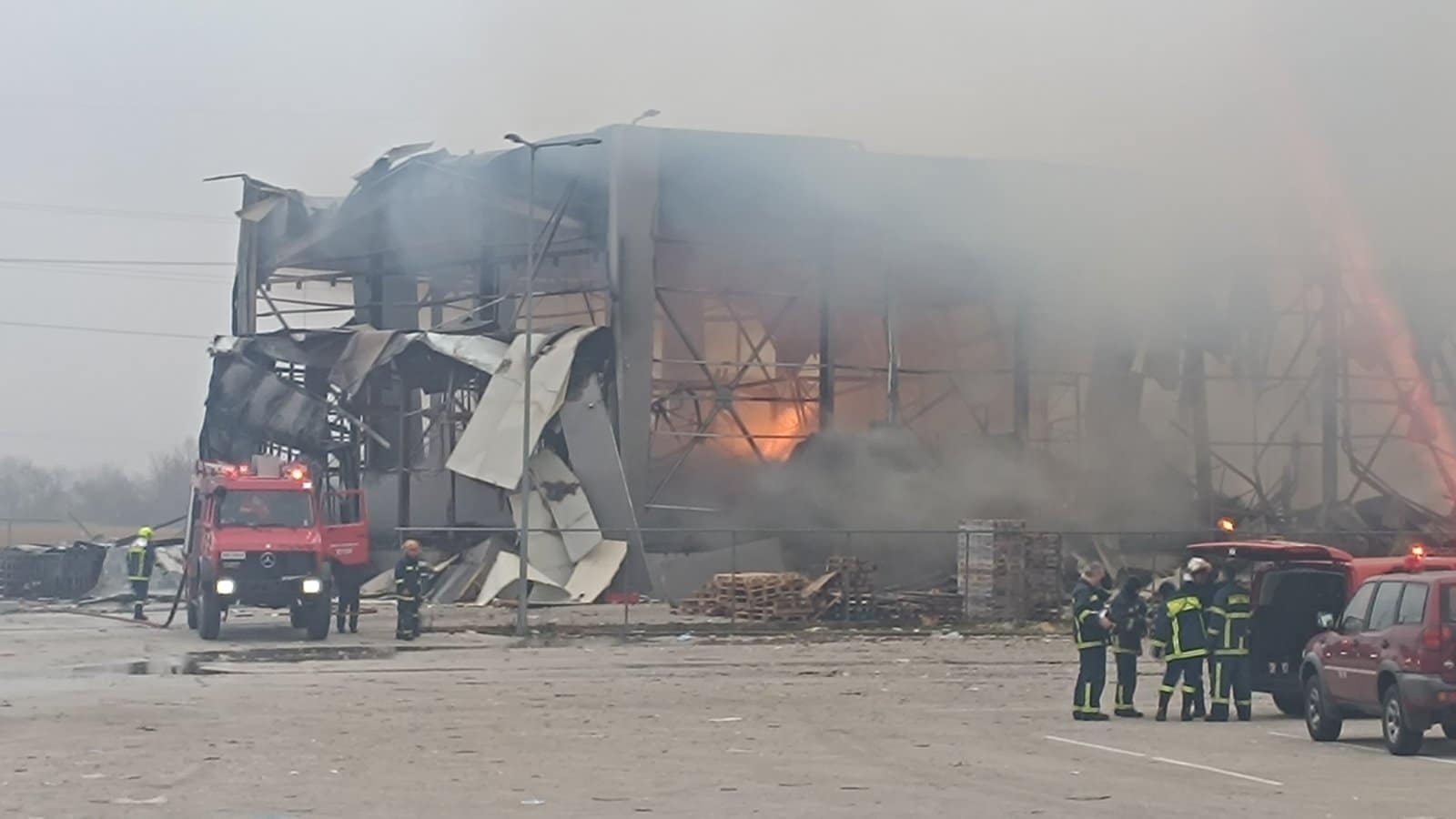 Θρήνος στα Τρίκαλα: Τρεις νεκρές γυναίκες ανασύρθηκαν από το υπόγειο της Βιολάντα