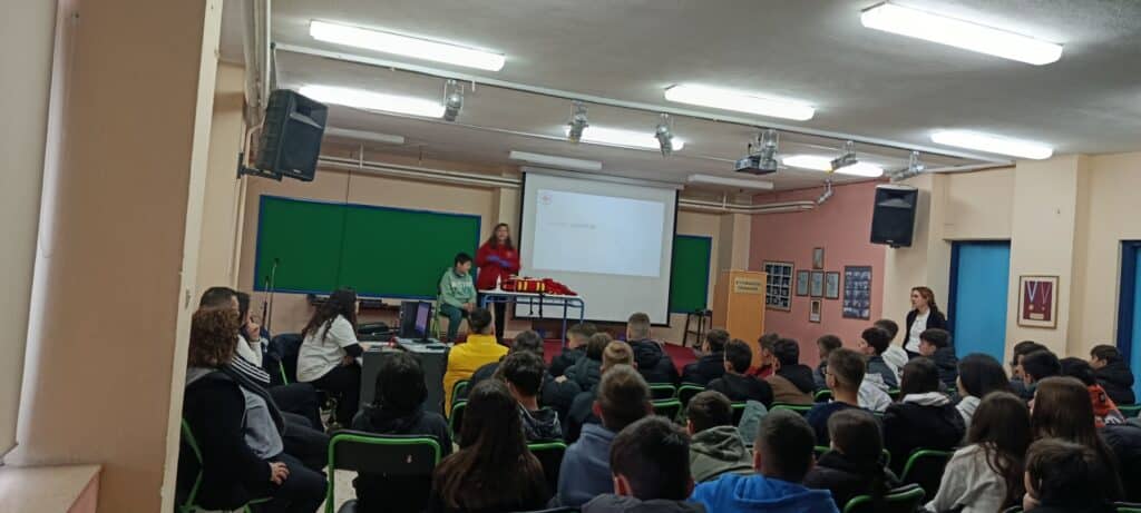 Ερυθρός Σταυρός στο 6ο Γυμνάσιο Τρικάλων