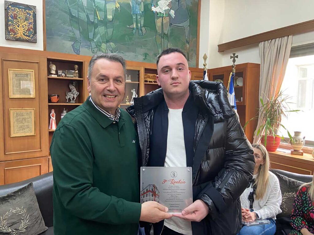 Βραβεία για τους χριστουγεννιάτικους στολισμούς Τρικάλων