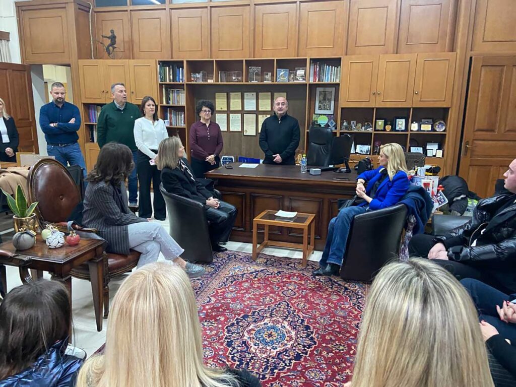 Βραβεία για τους χριστουγεννιάτικους στολισμούς Τρικάλων