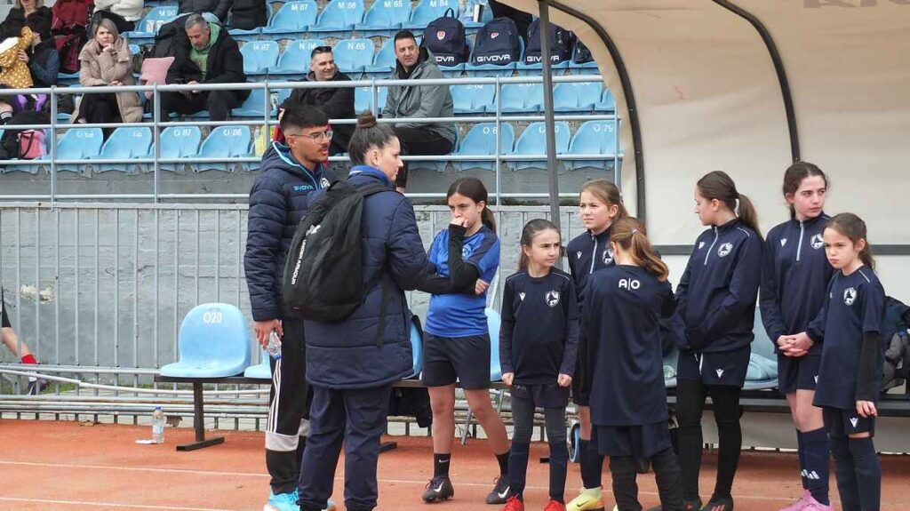 Women’s Football Campaign: Μαζική συμμετοχή κοριτσιών στο στάδιο Τρικάλων