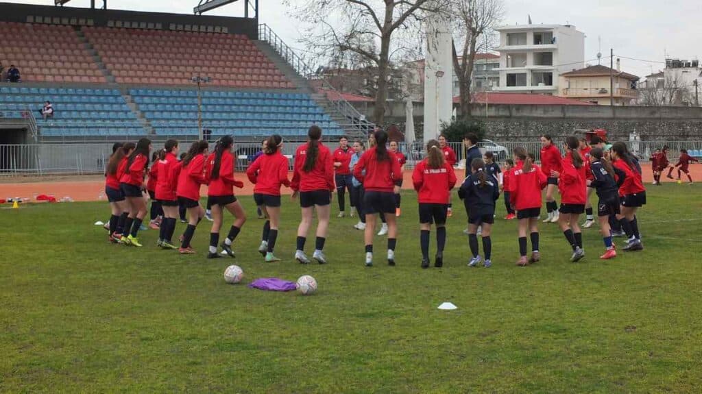 Women’s Football Campaign: Μαζική συμμετοχή κοριτσιών στο στάδιο Τρικάλων