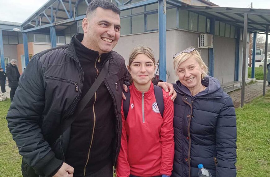 Καμαρώνουν την κόρη τους Σταυριάνα