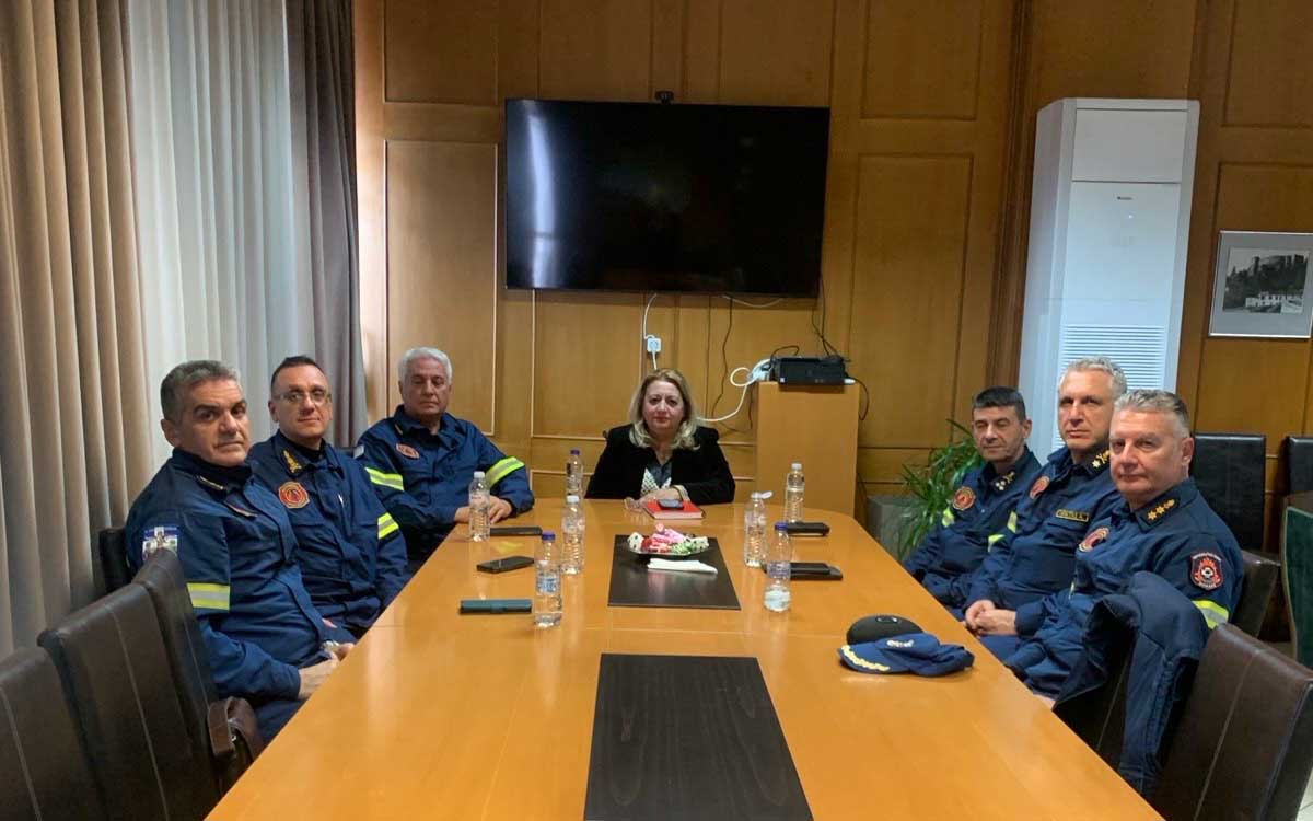 Συνάντηση Ντιντή με την ηγεσία της Πυροσβεστικής στα Τρίκαλα