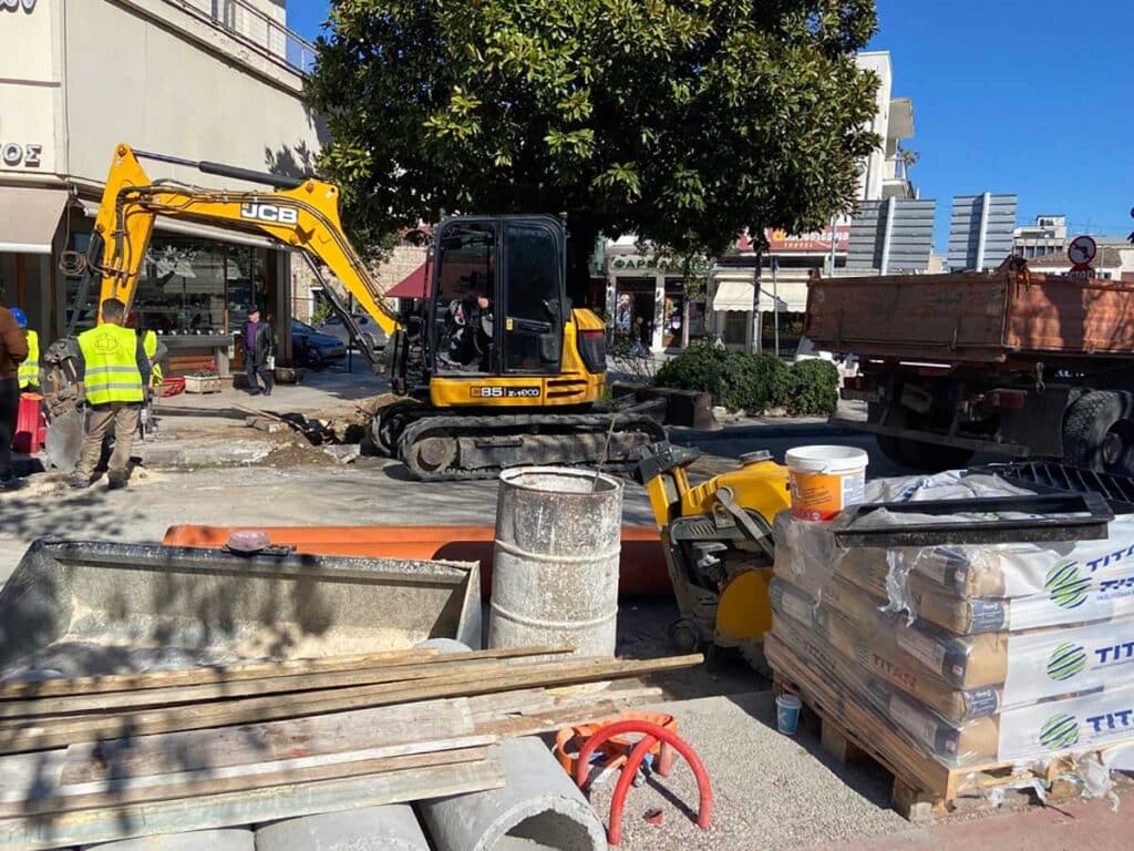 ΔΕΥΑΤ: Παρέμβαση για τα όμβρια σε Αμαλίας και Σαράφη