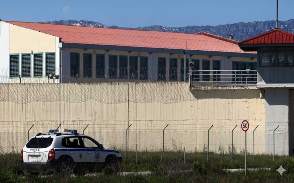 Επεισόδια στις Φυλακές Τρικάλων με φωτιές σε στρώματα