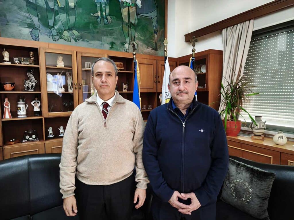 Τρίκαλα: Στο Δημαρχείο ο Γενικός Πρόξενος των ΗΠΑ Jerry Ismail