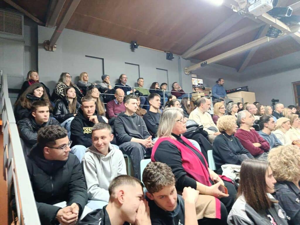 Σεμινάριο επαγγελματικού προσανατολισμού για τις Σχολές Υγείας στα Τρίκαλα