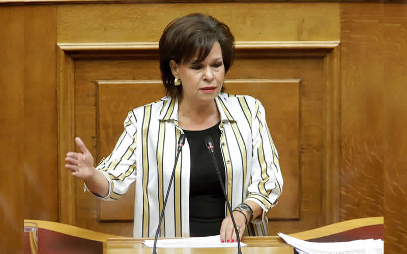 Η βουλευτής Ασημίνα Σκόνδρα στη Βουλή