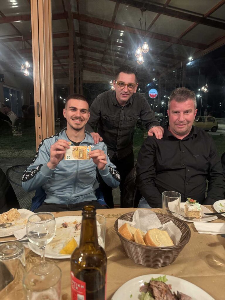 Σε «οικογενειακό» κλίμα η κοπή πίτας του Ζάρκου