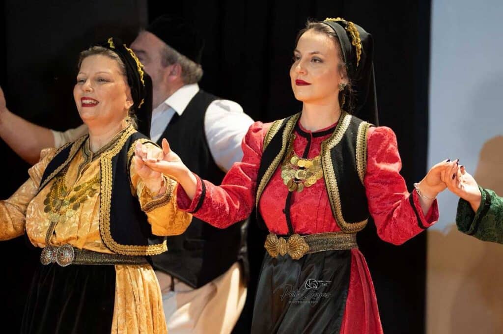 Τρίκαλα: «Χρώματα Παράδοσης» με φιλανθρωπικό σκοπό