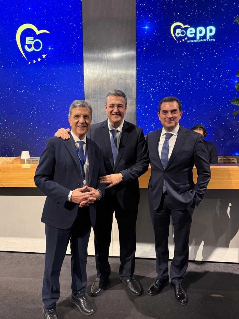 Ο Κώστας Σκρέκας στις Βρυξέλλες σε εκδήλωση του Ευρωπαϊκού Λαϊκού Κόμματος