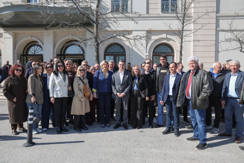 Σκρέκας: «Η Θεσσαλία ξέρει να δίνει μάχες» στο προσυνέδριο ΝΔ