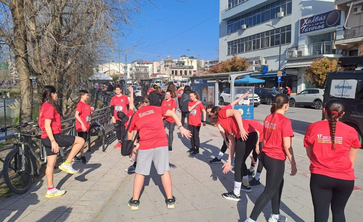 5ο Γυμνάσιο Τρικάλων: Μαθητές έτρεξαν στον Τρικαλινό Ημιμαραθώνιο 5 km