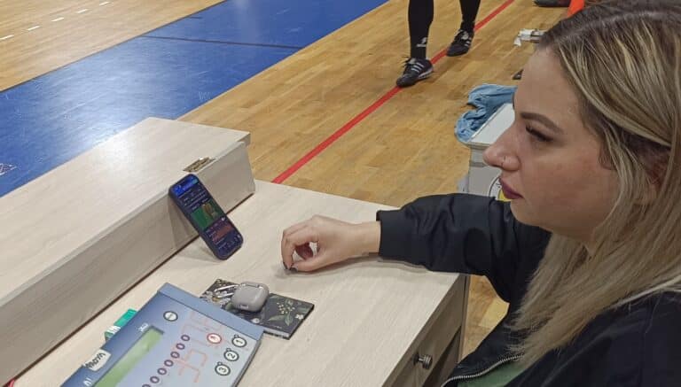 Χαρά… κομμένη στα δύο