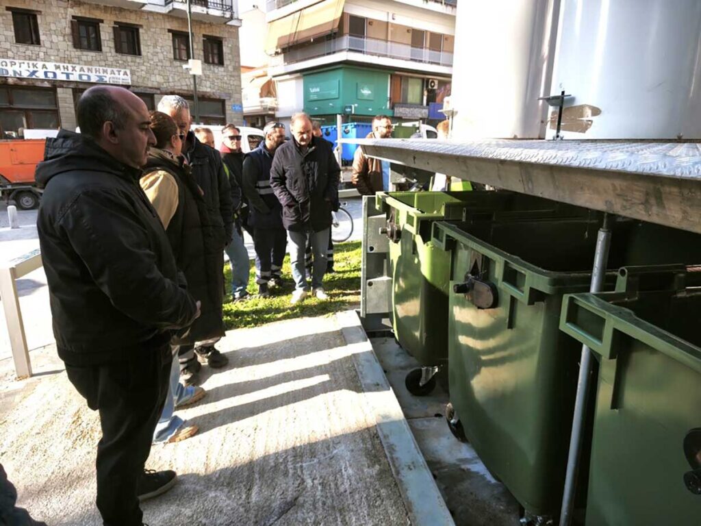 Τρίκαλα: Σε 4 κεντρικά σημεία οι νέοι βυθιζόμενοι κάδοι