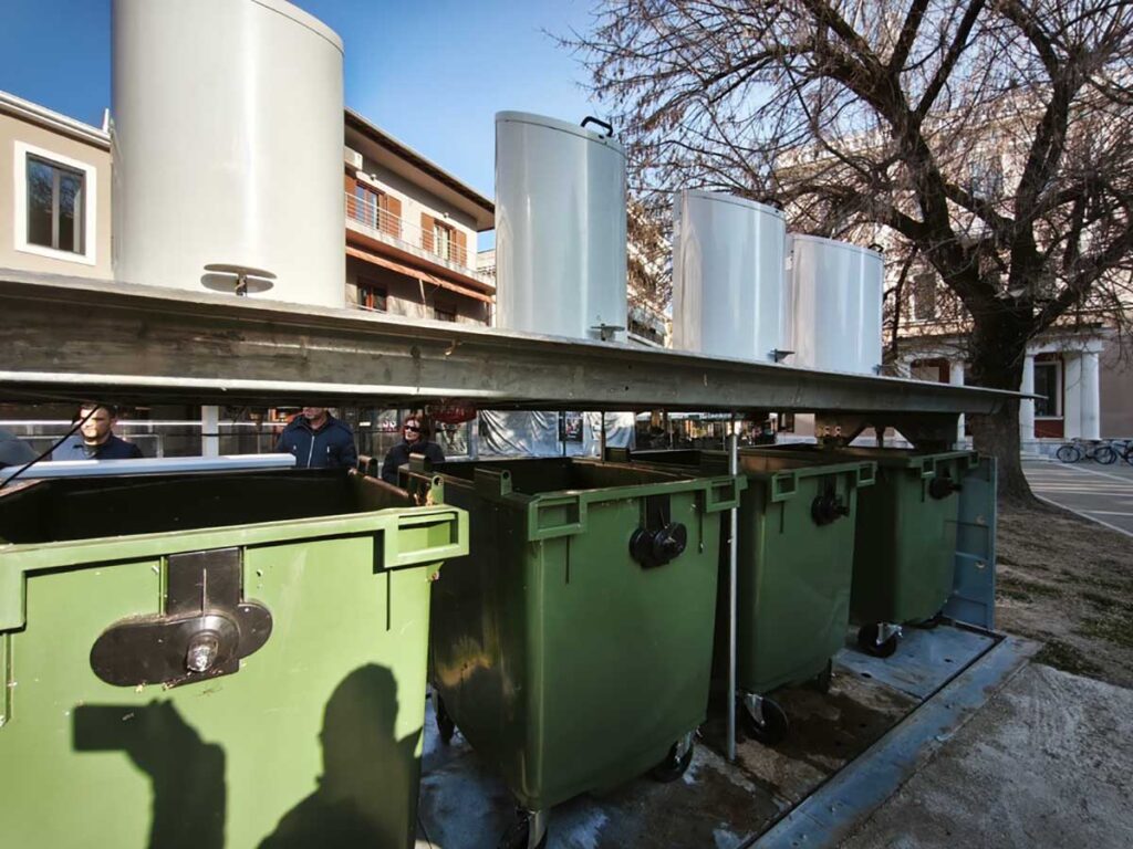Τρίκαλα: Σε 4 κεντρικά σημεία οι νέοι βυθιζόμενοι κάδοι