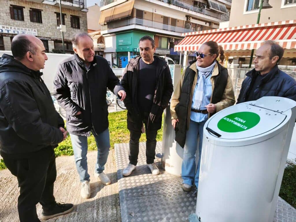 Τρίκαλα: Σε 4 κεντρικά σημεία οι νέοι βυθιζόμενοι κάδοι