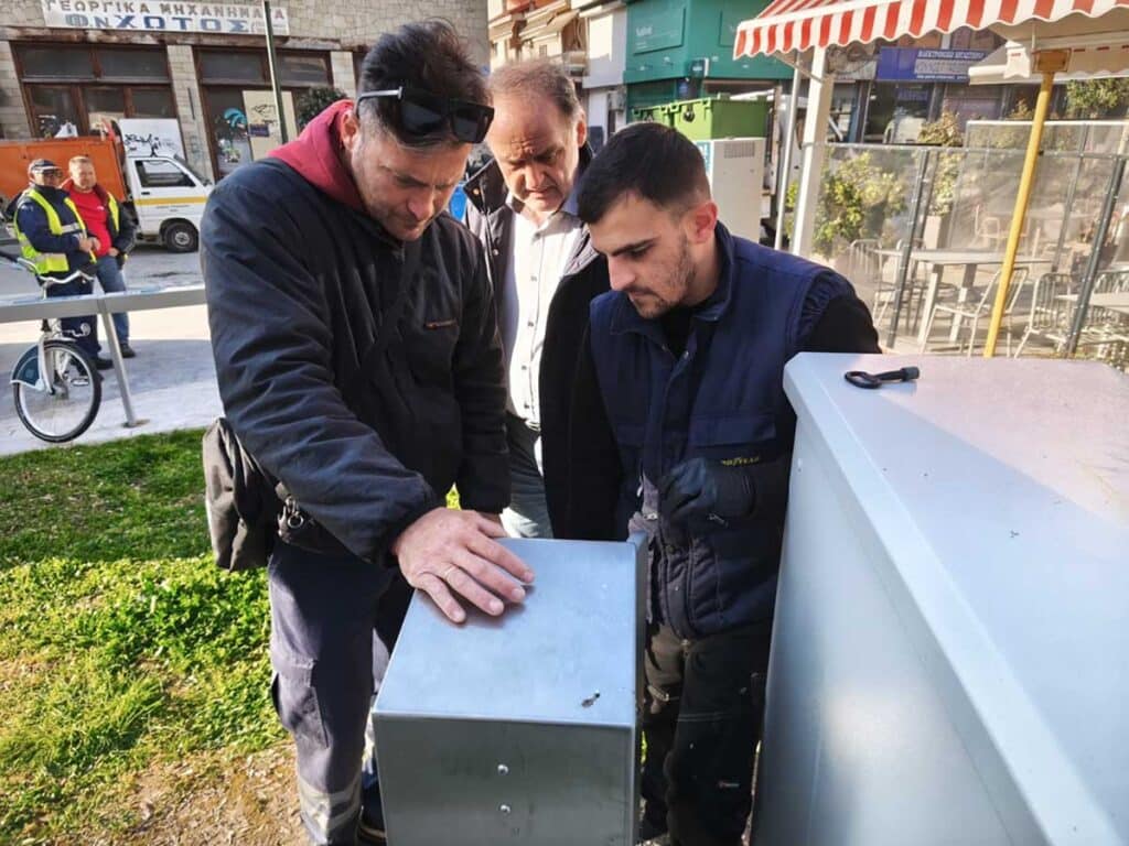 Τρίκαλα: Σε 4 κεντρικά σημεία οι νέοι βυθιζόμενοι κάδοι