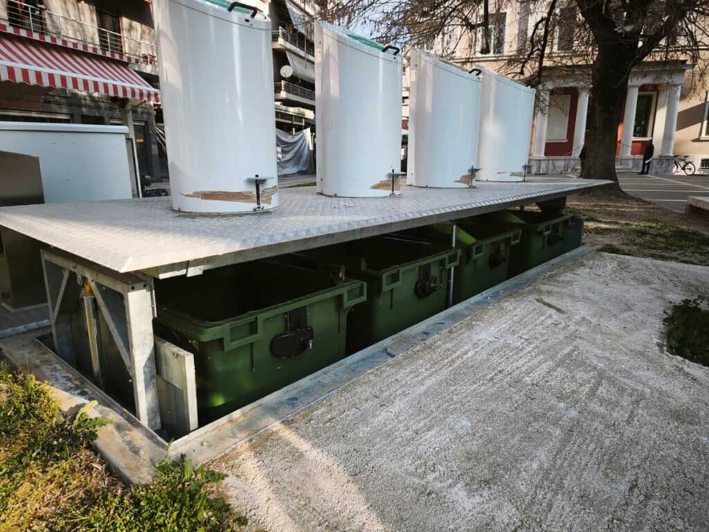 Τρίκαλα: Σε 4 κεντρικά σημεία οι νέοι βυθιζόμενοι κάδοι