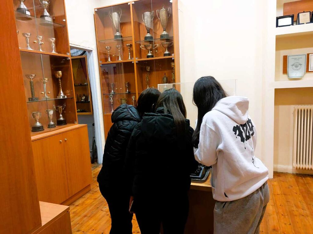 Σχολεία από Καρδίτσα και Πάτρα στο Αθλητικό Μουσείο Τρικάλων