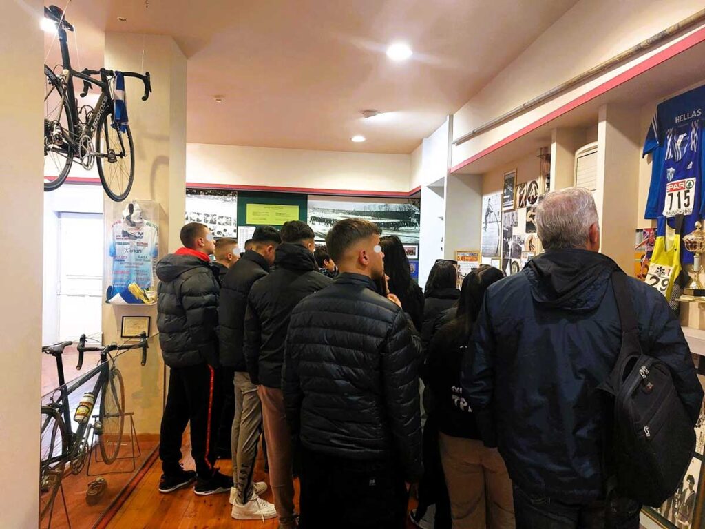 Σχολεία από Καρδίτσα και Πάτρα στο Αθλητικό Μουσείο Τρικάλων