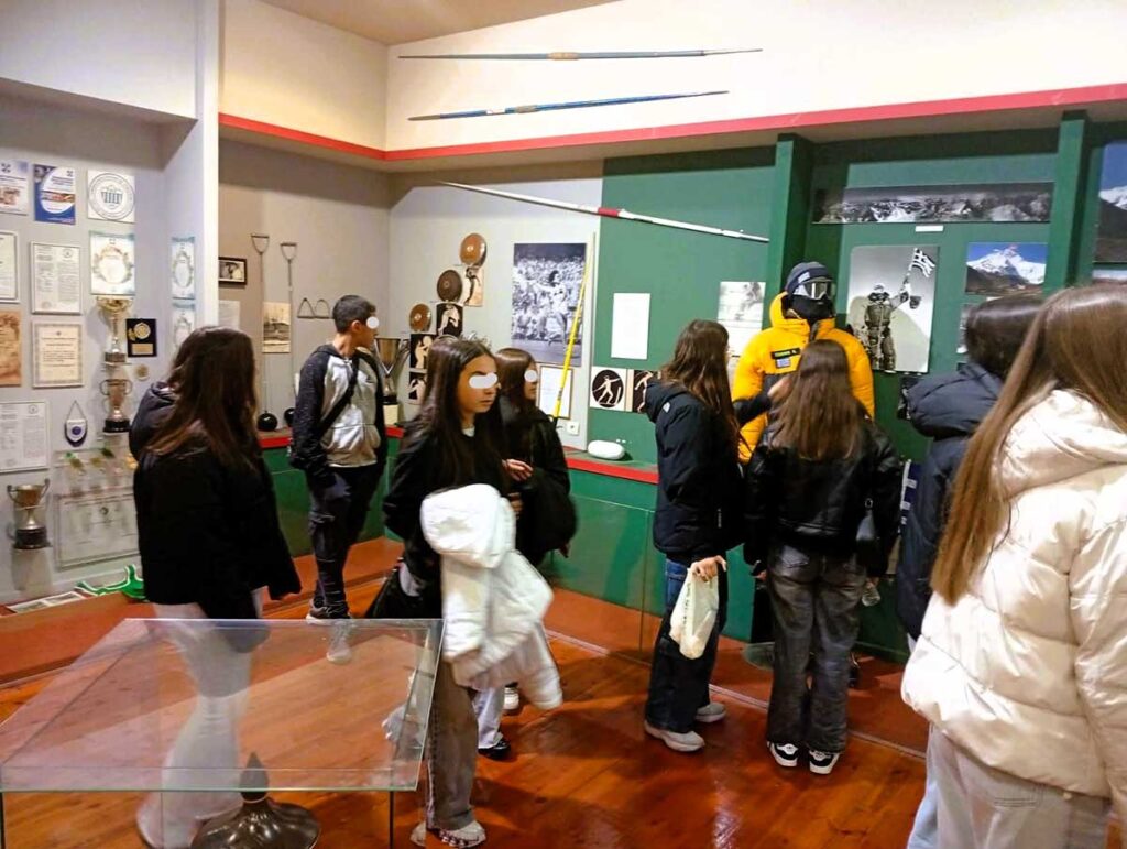 Σχολεία από Καρδίτσα και Πάτρα στο Αθλητικό Μουσείο Τρικάλων