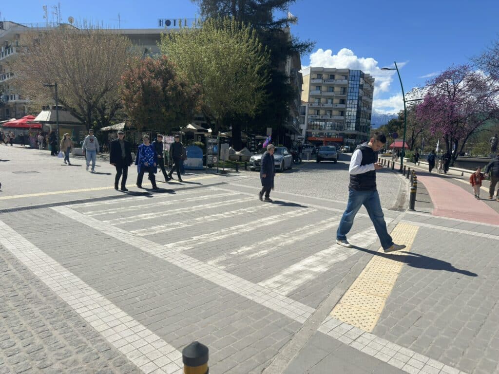 Τρίκαλα: Πού είσαι Κωτούλα με τις «ιδέες» σου; – Μια διάβαση-φάντασμα και ένα ερώτημα προς τον Διοικητή της Τροχαίας