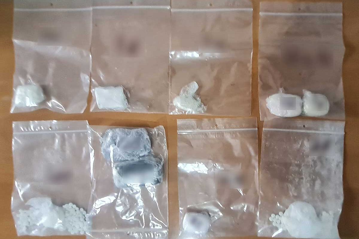 Έκρυψε ναρκωτικά σε παπούτσια στις φυλακές Τρικάλων