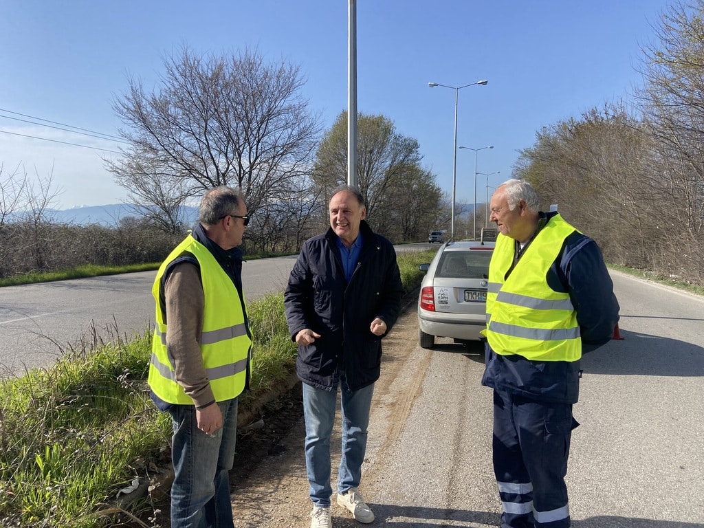 Επιτέλους παρέμβαση στον Περιφερειακό – Έφυγαν τα χόρτα, μένουν φωτισμός και άσφαλτος