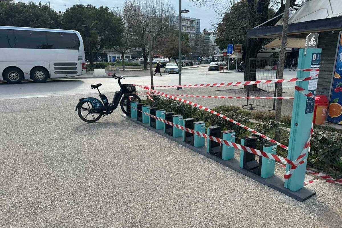 Οι κορδέλες δεν κρύβουν την αλήθεια