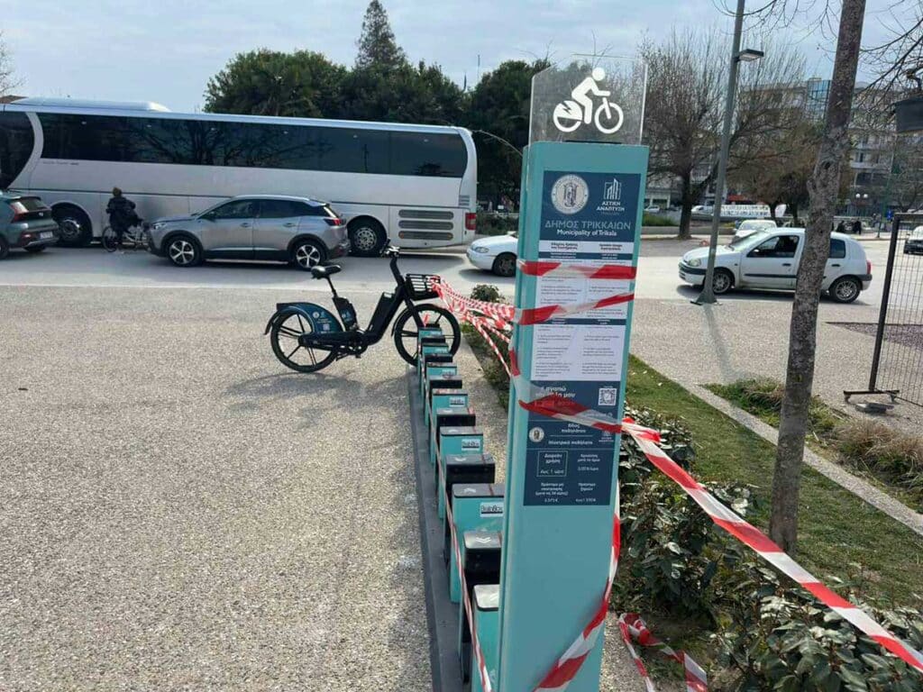 Οι κορδέλες δεν κρύβουν την αλήθεια