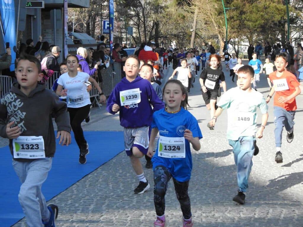 Χιλιάδες δρομείς στον Ημιμαραθώνιο Καλαμπάκα – Τρίκαλα