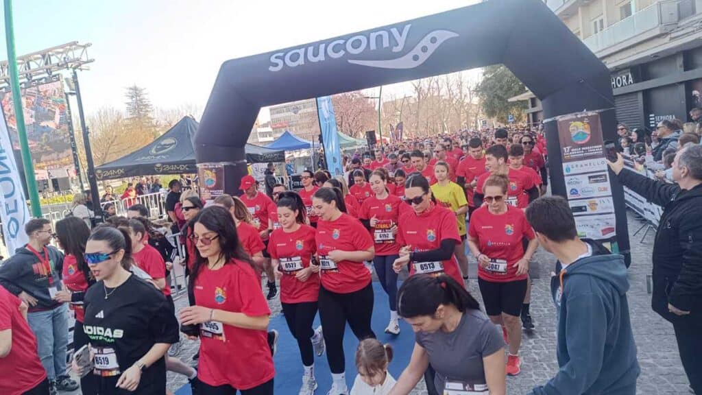 Χιλιάδες δρομείς στον Ημιμαραθώνιο Καλαμπάκα – Τρίκαλα