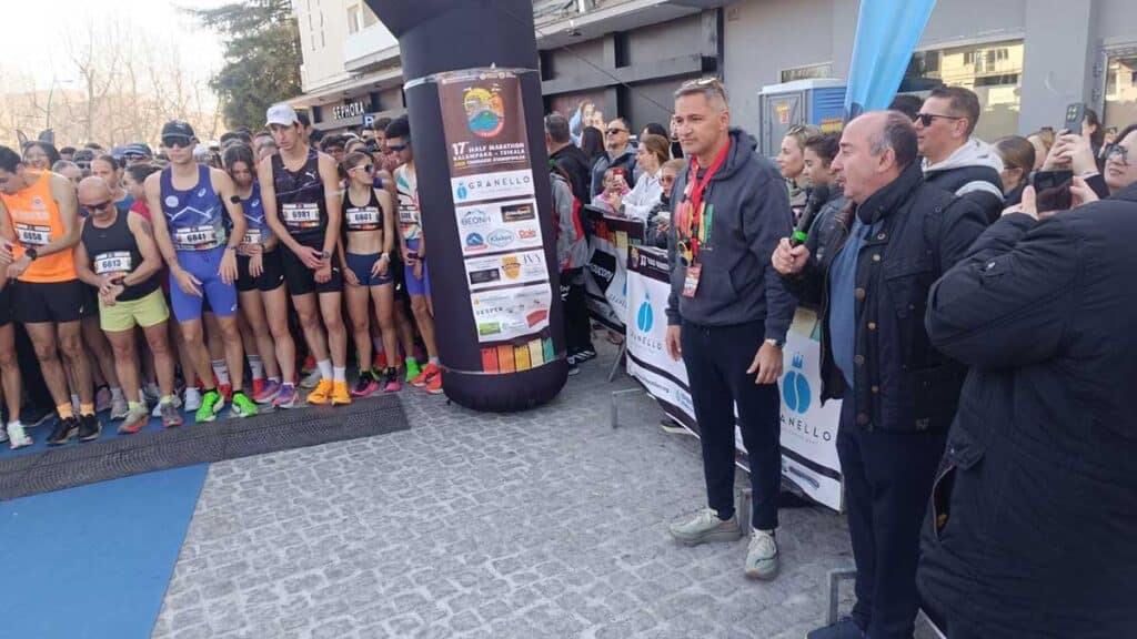 Χιλιάδες δρομείς στον Ημιμαραθώνιο Καλαμπάκα – Τρίκαλα
