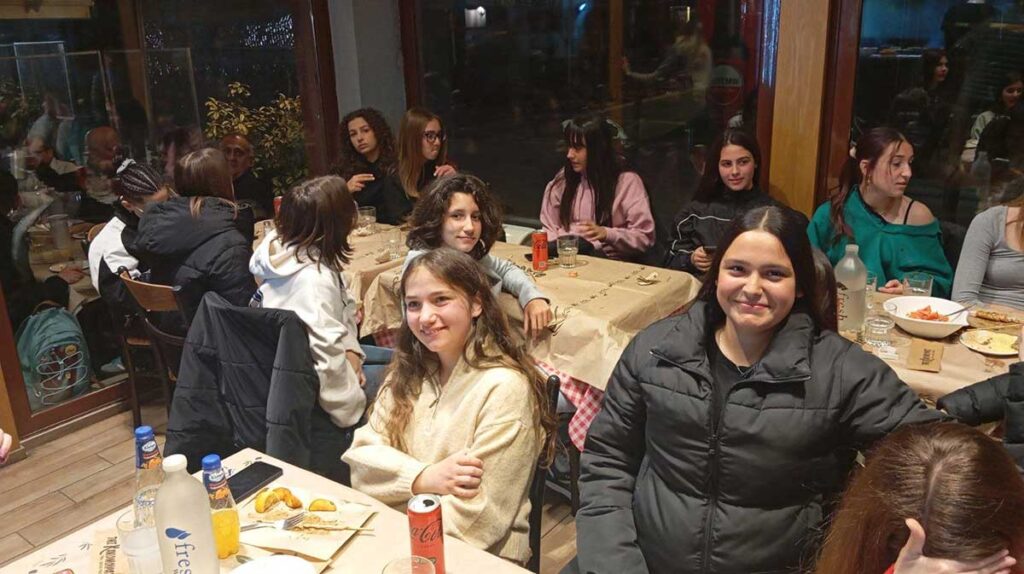 Εκοψαν την πίτα τα κορίτσια της ΑΕΚ Σαραγίων