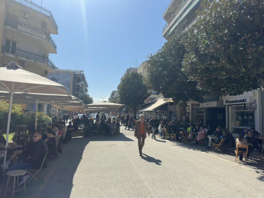 Τρίκαλα: Γέμισε κόσμο η πόλη για τον Ημιμαραθώνιο