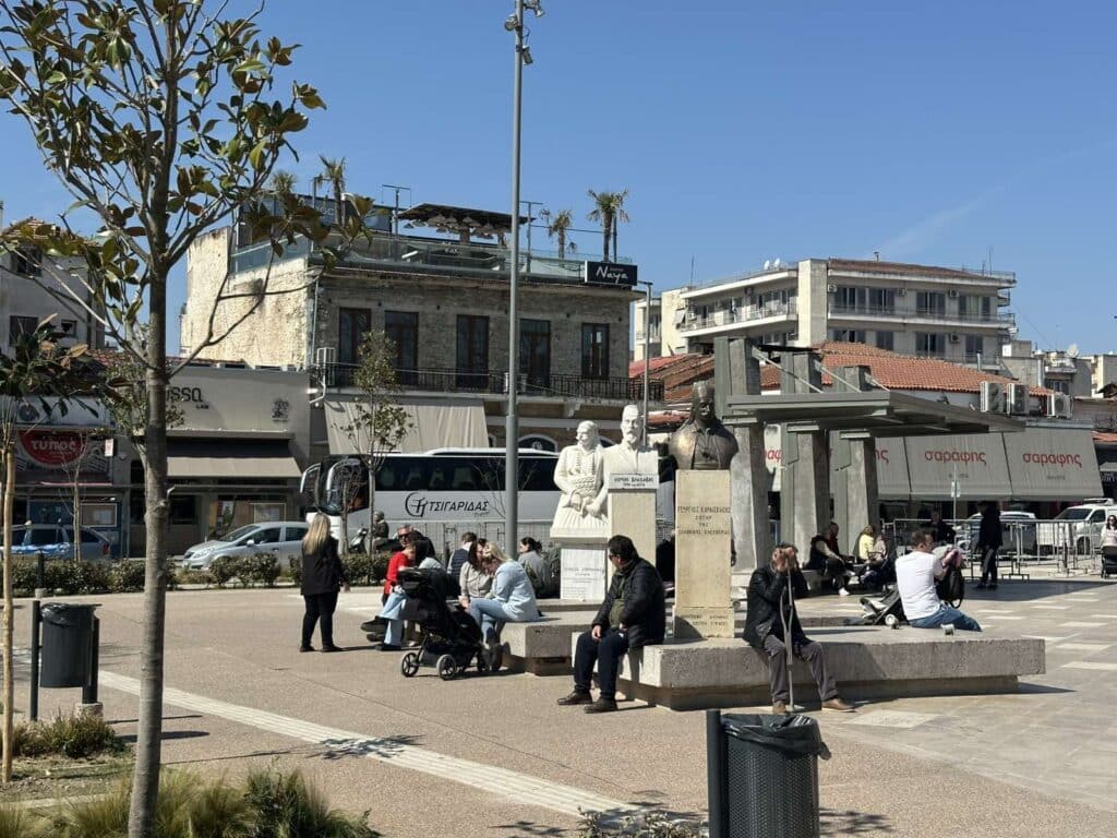 Τρίκαλα: Γέμισε κόσμο η πόλη για τον Ημιμαραθώνιο
