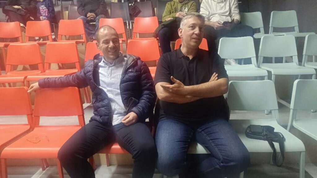 «Συγγνώμη για τη φασαρία αλλά εμείς θα παίξουμε μπάλα»